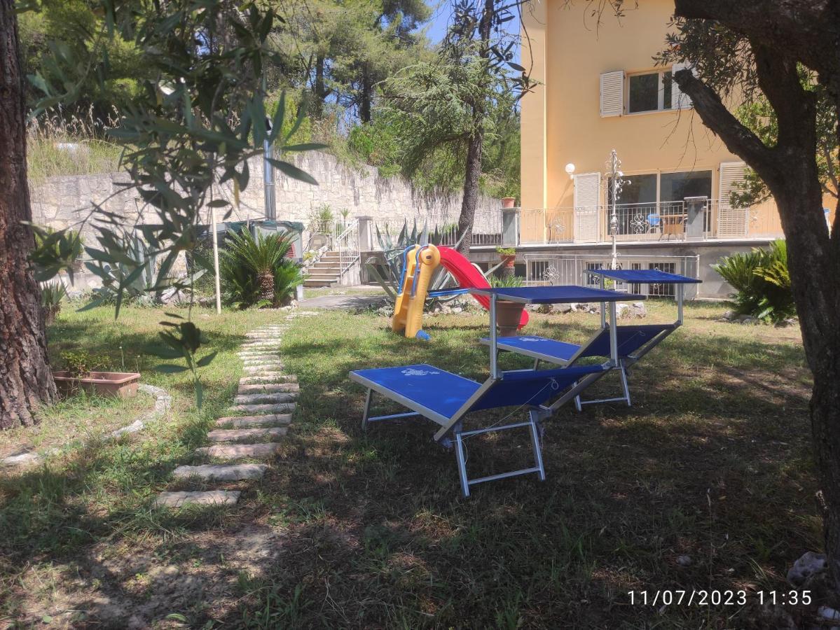 Parco Dei Gelsomini Bed & Breakfast Ascoli Piceno Exterior photo